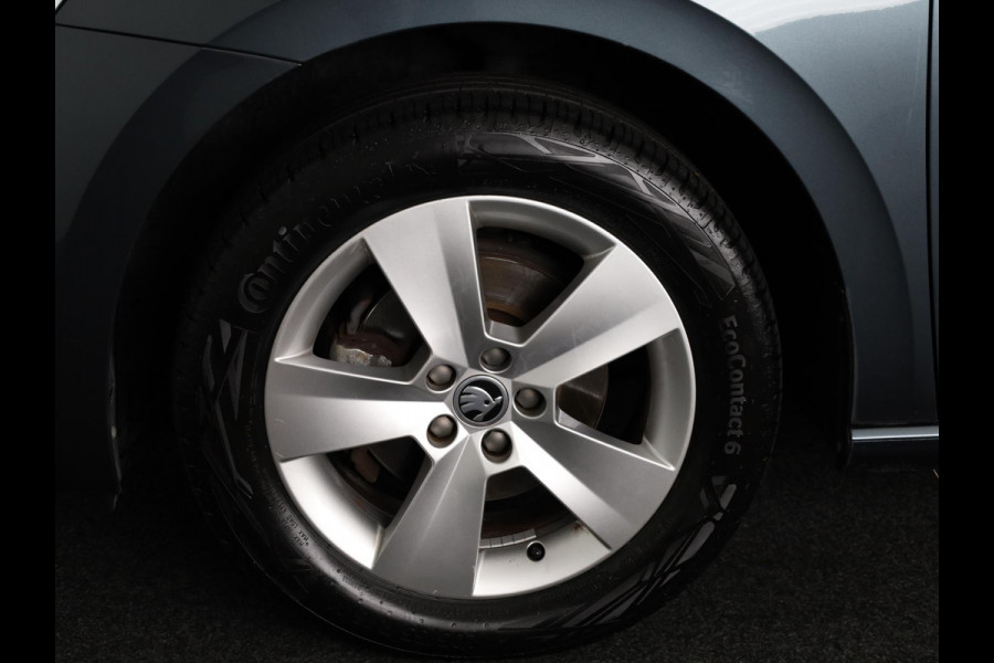 Škoda SCALA 1.0 TSI Sport Business 110 pk | Navigatie via App | Parkeersensoren achter | Cruise control | LED koplampen | Apple Carplay/Android Auto |