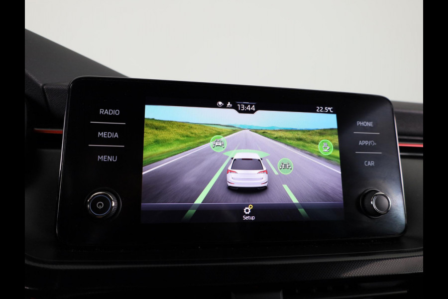 Škoda SCALA 1.0 TSI Sport Business 110 pk | Navigatie via App | Parkeersensoren achter | Cruise control | LED koplampen | Apple Carplay/Android Auto |