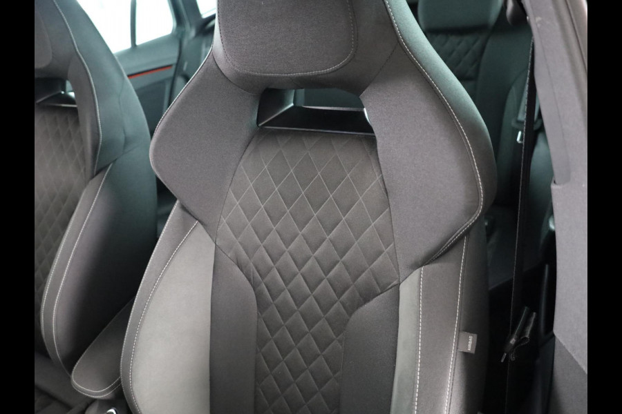 Škoda SCALA 1.0 TSI Sport Business 110 pk | Navigatie via App | Parkeersensoren achter | Cruise control | LED koplampen | Apple Carplay/Android Auto |