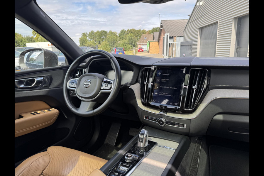 Volvo XC60 2.0 T8 Twin Engine AWD Inscription | Panoramadak | Camera | Stoelventilatie/Verwarming | Lederen Bekleding |