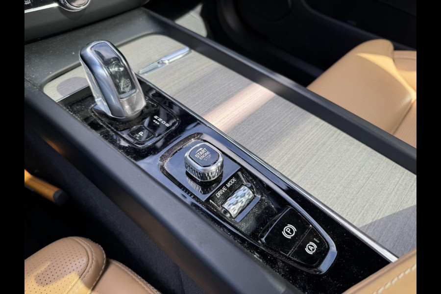 Volvo XC60 2.0 T8 Twin Engine AWD Inscription | Panoramadak | Camera | Stoelventilatie/Verwarming | Lederen Bekleding |