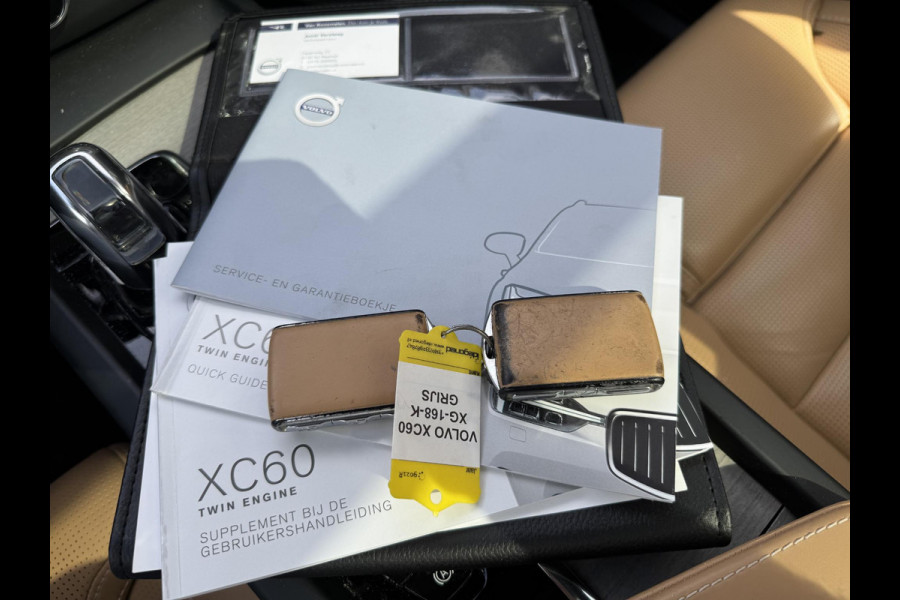 Volvo XC60 2.0 T8 Twin Engine AWD Inscription | Panoramadak | Camera | Stoelventilatie/Verwarming | Lederen Bekleding |