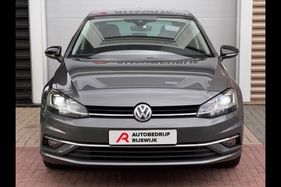 Volkswagen Golf 1.5 TSI Highline Business R Virtual/Blindspot/Camera