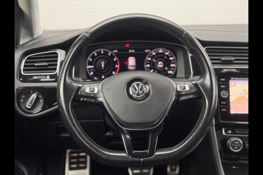 Volkswagen Golf 1.5 TSI Highline Business R Virtual/Blindspot/Camera