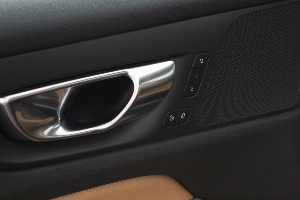 Volvo V60 2.0 T4 Inscription > 190pk/Memory/Leer/19inch/PINE GREY & Moritz Amber...