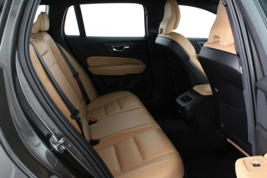 Volvo V60 2.0 T4 Inscription > 190pk/Memory/Leer/19inch/PINE GREY & Moritz Amber...