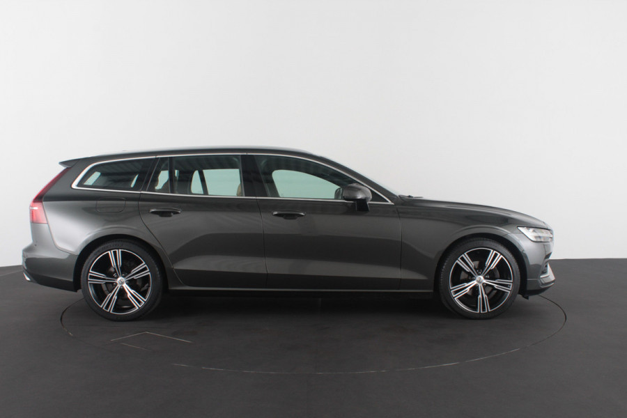 Volvo V60 2.0 T4 Inscription > 190pk/Memory/Leer/19inch/PINE GREY & Moritz Amber...