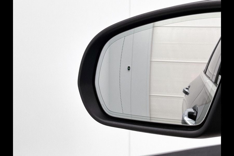 Mercedes-Benz EQC 400 4MATIC Luxury Line 80 kWh shuif/kantel dak | Navigatie | lichtmetalen velgen | Parking support met camera achter Inclusief 48 maanden Mercedes-Benz Certified garantie voor Europa.