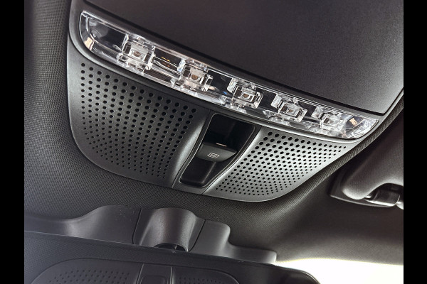 Mercedes-Benz EQC 400 4MATIC Luxury Line 80 kWh shuif/kantel dak | Navigatie | lichtmetalen velgen | Parking support met camera achter Inclusief 48 maanden Mercedes-Benz Certified garantie voor Europa.