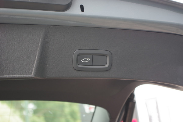 Volvo XC40 1.5 T5 Twin Engine 262 PK Momentum Pro PHEV, Carplay, Climate Control, Cruise Control, Camera