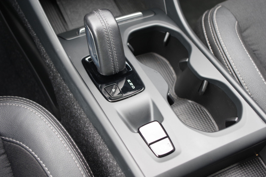 Volvo XC40 1.5 T5 Twin Engine 262 PK Momentum Pro PHEV, Carplay, Climate Control, Cruise Control, Camera