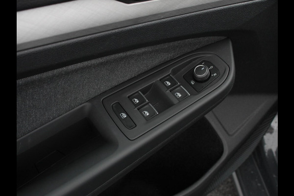 Volkswagen GOLF Variant 1.5 eTSI 130pk DSG Life Navigatie Apple Carplay/Android Auto Inklapbare trekhaak Parkeersensoren Adaptive Cruise Control Stoel- en stuurverwarming Climate Control Lichtmetalen Velgen
