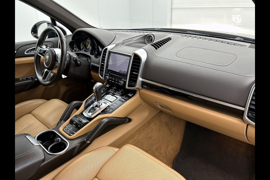 Porsche Cayenne 3.0 S E-Hybrid Platinum Edition(NL-auto, Perfect onderH, Trekhaak, Stoel Koeling, 360 Camera, Comfort Stoelen,Etc)