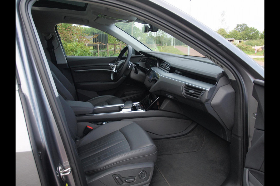 Audi e-tron 55 quattro Business edition Plus 95 kWh | Panoramadak | Camera | Apple Carplay | 51.000KM | NL-Auto |