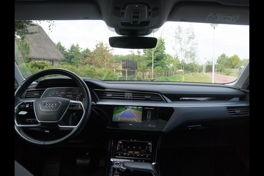 Audi e-tron 55 quattro Business edition Plus 95 kWh | Panoramadak | Camera | Apple Carplay | 51.000KM | NL-Auto |