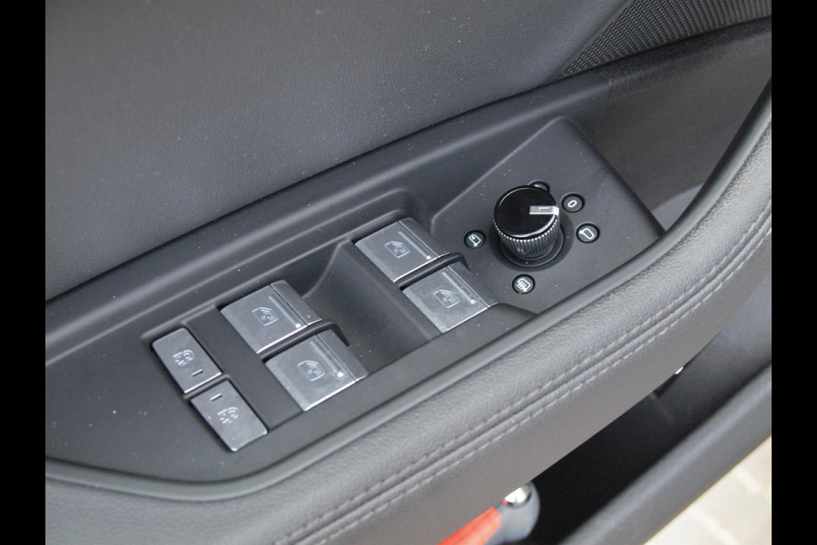 Audi e-tron 55 quattro Business edition Plus 95 kWh | Panoramadak | Camera | Apple Carplay | 51.000KM | NL-Auto |