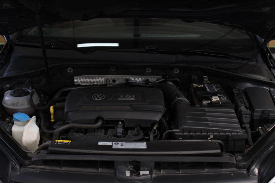 Volkswagen Golf 2.0 TSI 4Motion R *Akra*Pano*PPF*DCC*Dynaudio*Dealer onderhouden*