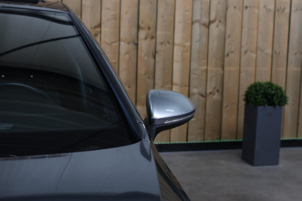 Volkswagen Golf 2.0 TSI 4Motion R *Akra*Pano*PPF*DCC*Dynaudio*Dealer onderhouden*