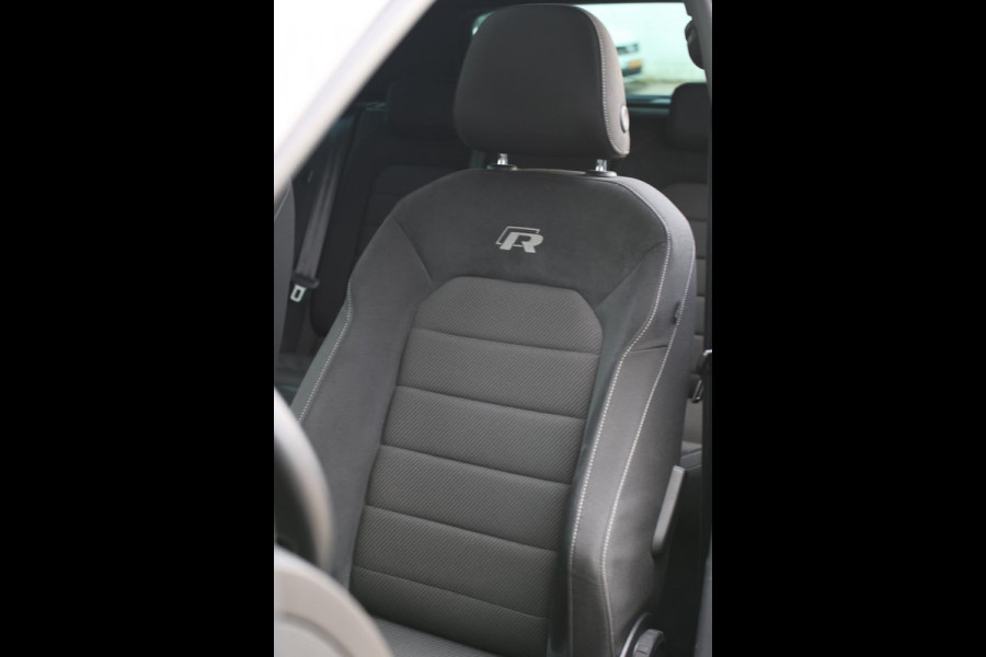 Volkswagen Golf 2.0 TSI 4Motion R *Akra*Pano*PPF*DCC*Dynaudio*Dealer onderhouden*