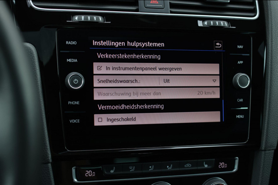Volkswagen Golf 2.0 TSI 4Motion R *Akra*Pano*PPF*DCC*Dynaudio*Dealer onderhouden*