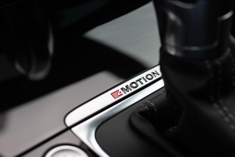 Volkswagen Golf 2.0 TSI 4Motion R *Akra*Pano*PPF*DCC*Dynaudio*Dealer onderhouden*