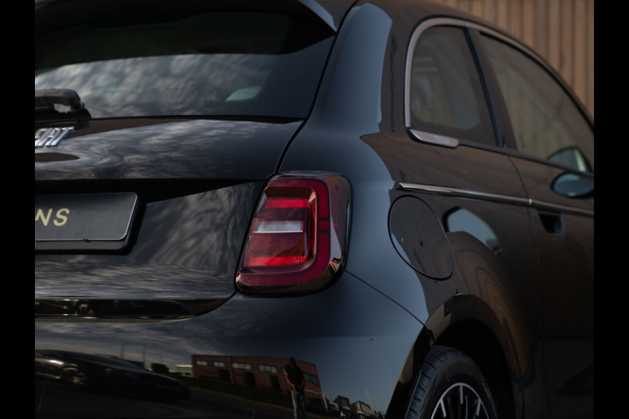 Fiat 500 La Prima 42 kWh | Pano-dak | Camera