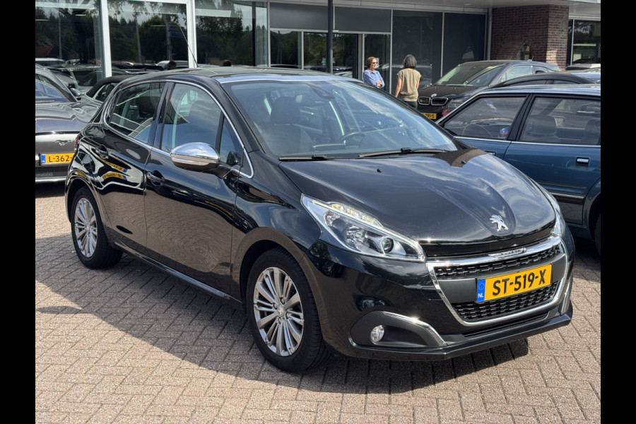 Peugeot 208 1.2 PureTech Allure / Panoramadak / Navigatie / Parkeerhulp achter / 16'' / Apple CarPlay / DAB / Cruise Control