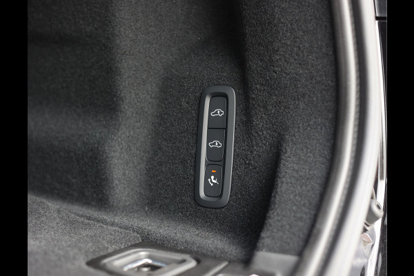 Volvo XC60 T8 AWD Ultra Black Edition | Direct leverbaar - Full option!