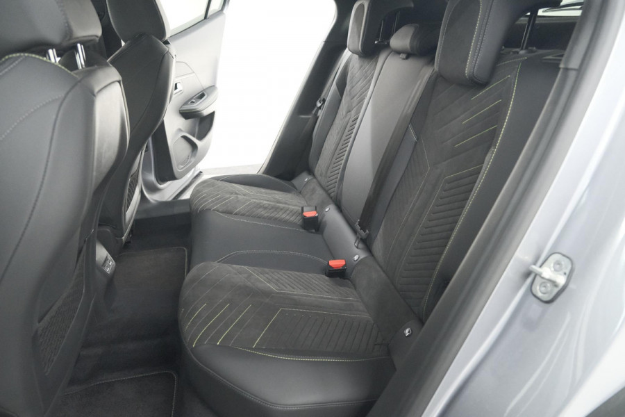 Peugeot 2008 PureTech 130 EAT8 GT | 360 Camera | Stoelmassage | Adaptieve Cruise Control | Dodehoekdetectie Peugeot 2008 PureTech 130 EAT8 GT | 360 Camera | Stoelmassage | Adaptieve Cruise Control | Dodehoekdetectie