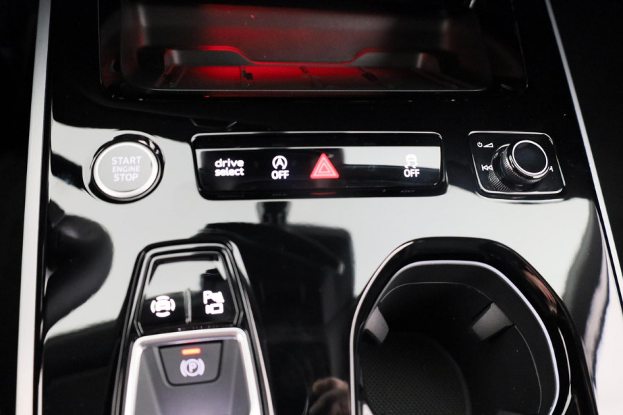 Audi A5 Advanced edition 35 TFSI 110 kW / 150 PK Limousine Audi A5 Limousine 2.0 TFSI  Advanced Edition automaat, First Edition, leder interieur, elektr. verst. voorstoelen