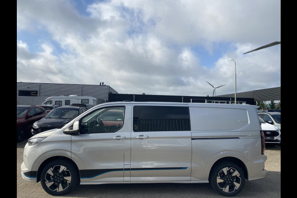 Ford Transit Custom 320 2.5 PHEV L2H1 Sport DC Zuid | 0,99% Renteactie | 233pk | Dubbele Cabine | Dubbele zijschuifdeur | Inklapbare trekhaak | 19 inch lichtmetalen Sport velgen (mat zwart) | Verwarmbaar stuurwiel | Navigatie systeem