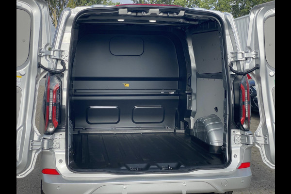 Ford Transit Custom 320 2.5 PHEV L2H1 Sport DC Zuid | 0,99% Renteactie | 233pk | Dubbele Cabine | Dubbele zijschuifdeur | Inklapbare trekhaak | 19 inch lichtmetalen Sport velgen (mat zwart) | Verwarmbaar stuurwiel | Navigatie systeem
