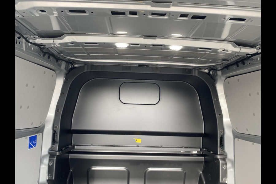 Ford Transit Custom 320 2.5 PHEV L2H1 Sport DC Zuid | 0,99% Renteactie | 233pk | Dubbele Cabine | Dubbele zijschuifdeur | Inklapbare trekhaak | 19 inch lichtmetalen Sport velgen (mat zwart) | Verwarmbaar stuurwiel | Navigatie systeem