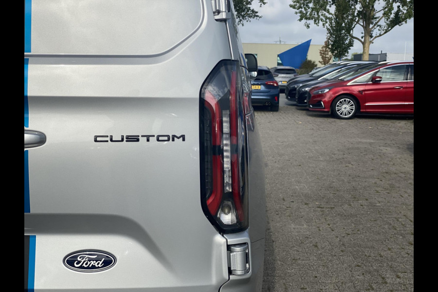Ford Transit Custom 320 2.5 PHEV L2H1 Sport DC Zuid | 0,99% Renteactie | 233pk | Dubbele Cabine | Dubbele zijschuifdeur | Inklapbare trekhaak | 19 inch lichtmetalen Sport velgen (mat zwart) | Verwarmbaar stuurwiel | Navigatie systeem