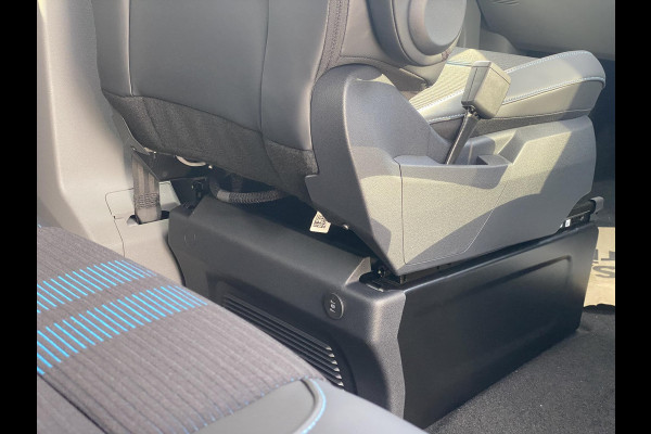 Ford Transit Custom 320 2.5 PHEV L2H1 Sport DC Zuid | 0,99% Renteactie | 233pk | Dubbele Cabine | Dubbele zijschuifdeur | Inklapbare trekhaak | 19 inch lichtmetalen Sport velgen (mat zwart) | Verwarmbaar stuurwiel | Navigatie systeem
