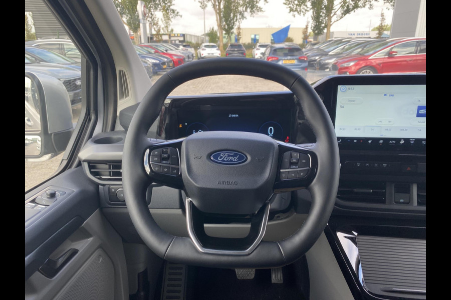 Ford Transit Custom 320 2.5 PHEV L2H1 Sport DC Zuid | 0,99% Renteactie | 233pk | Dubbele Cabine | Dubbele zijschuifdeur | Inklapbare trekhaak | 19 inch lichtmetalen Sport velgen (mat zwart) | Verwarmbaar stuurwiel | Navigatie systeem