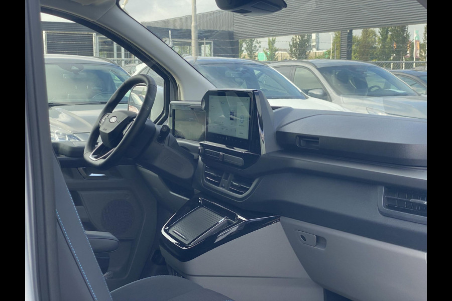 Ford Transit Custom 320 2.5 PHEV L2H1 Sport DC Zuid | 0,99% Renteactie | 233pk | Dubbele Cabine | Dubbele zijschuifdeur | Inklapbare trekhaak | 19 inch lichtmetalen Sport velgen (mat zwart) | Verwarmbaar stuurwiel | Navigatie systeem