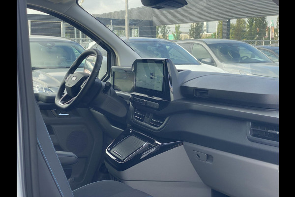 Ford Transit Custom 320 2.5 PHEV L2H1 Sport DC Zuid | 0,99% Renteactie | 233pk | Dubbele Cabine | Dubbele zijschuifdeur | Inklapbare trekhaak | 19 inch lichtmetalen Sport velgen (mat zwart) | Verwarmbaar stuurwiel | Navigatie systeem