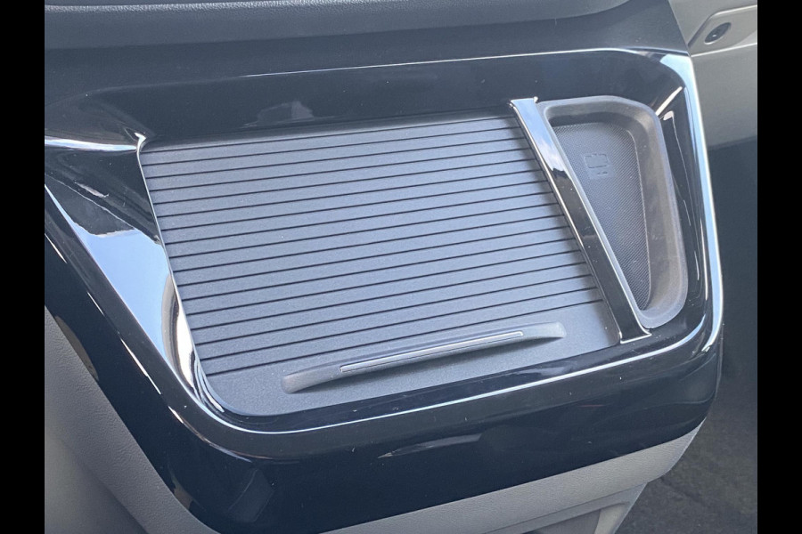 Ford Transit Custom 320 2.5 PHEV L2H1 Sport DC Zuid | 0,99% Renteactie | 233pk | Dubbele Cabine | Dubbele zijschuifdeur | Inklapbare trekhaak | 19 inch lichtmetalen Sport velgen (mat zwart) | Verwarmbaar stuurwiel | Navigatie systeem