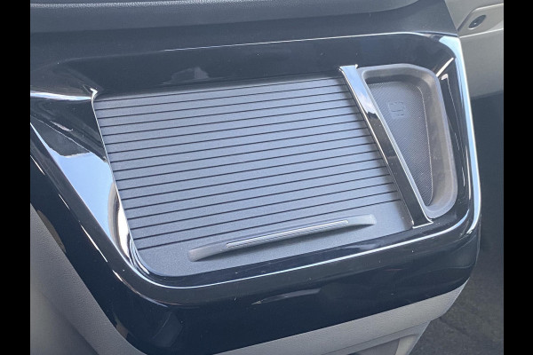 Ford Transit Custom 320 2.5 PHEV L2H1 Sport DC Zuid | 0,99% Renteactie | 233pk | Dubbele Cabine | Dubbele zijschuifdeur | Inklapbare trekhaak | 19 inch lichtmetalen Sport velgen (mat zwart) | Verwarmbaar stuurwiel | Navigatie systeem
