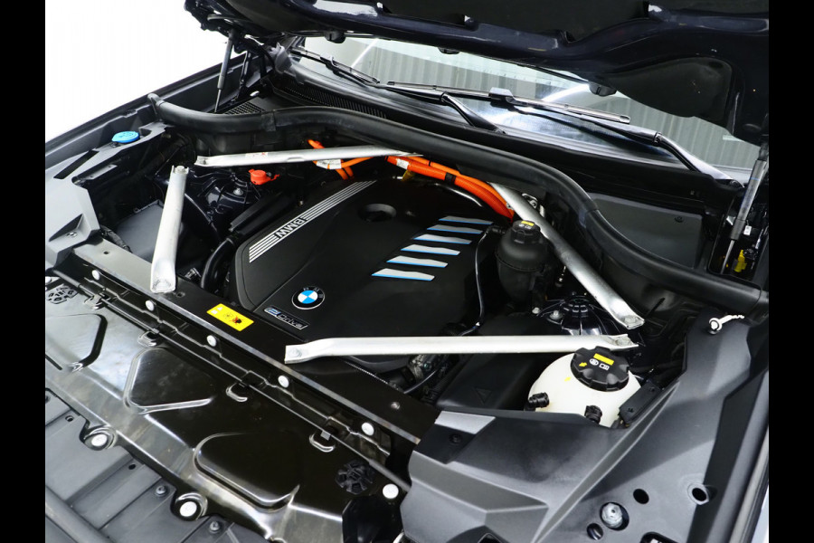 BMW X5 xDrive45e High Executive | Panoramadak | Luchtvering | Trekhaak | Head Up | Camera | Keyless