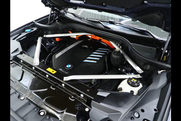 BMW X5 xDrive45e High Executive | Panoramadak | Luchtvering | Trekhaak | Head Up | Camera | Keyless