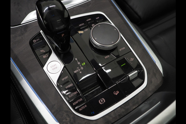 BMW X5 xDrive45e High Executive | Panoramadak | Luchtvering | Trekhaak | Head Up | Camera | Keyless