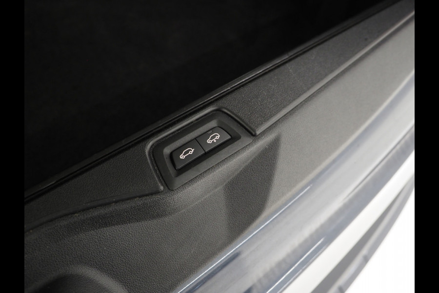 BMW X5 xDrive45e High Executive | Panoramadak | Luchtvering | Trekhaak | Head Up | Camera | Keyless