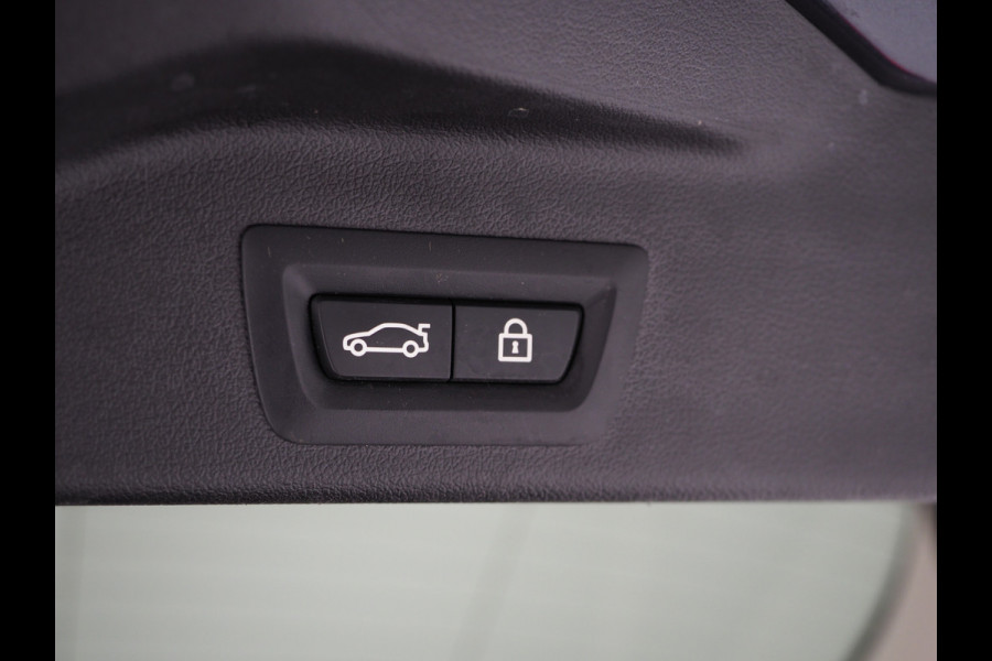 BMW X5 xDrive45e High Executive | Panoramadak | Luchtvering | Trekhaak | Head Up | Camera | Keyless