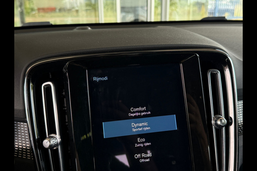 Volvo XC40 1.5 T3 R-Design Dodehoek|Elek Trekhaak|Dealer Onderhouden