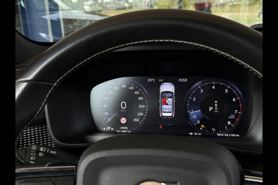 Volvo XC40 1.5 T3 R-Design Dodehoek|Elek Trekhaak|Dealer Onderhouden