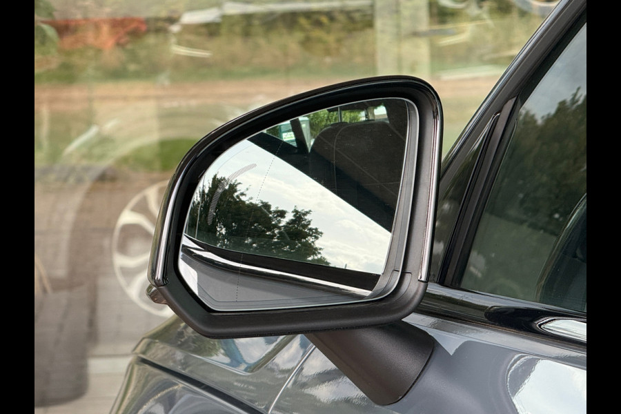 Volvo XC40 1.5 T3 R-Design Dodehoek|Elek Trekhaak|Dealer Onderhouden