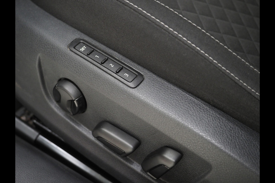 Škoda Superb Combi 1.4 TSI iV 218PK | Virtual | Sound System | Keyless | Camera | Memory | DAB | Carplay