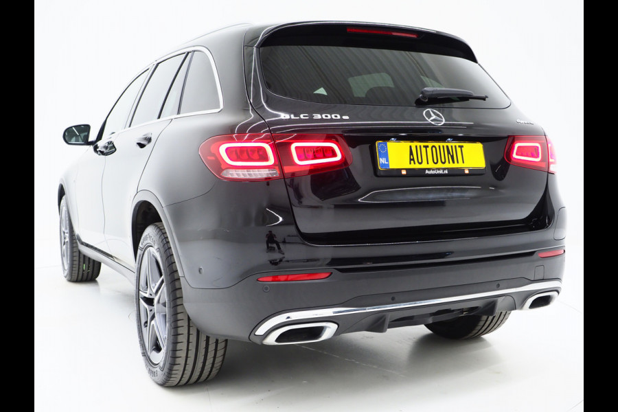 Mercedes-Benz GLC 300e 4MATIC AMG | Panoramadak | Trekhaak | Camera | Cruise | DAB | Stoelverwarming